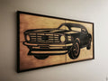 Wielkoformatowy metalowy obraz Ford Mustang składający się z 4 kafelków w czarnej drewnianej ramie, wymiar 120x60 cm.